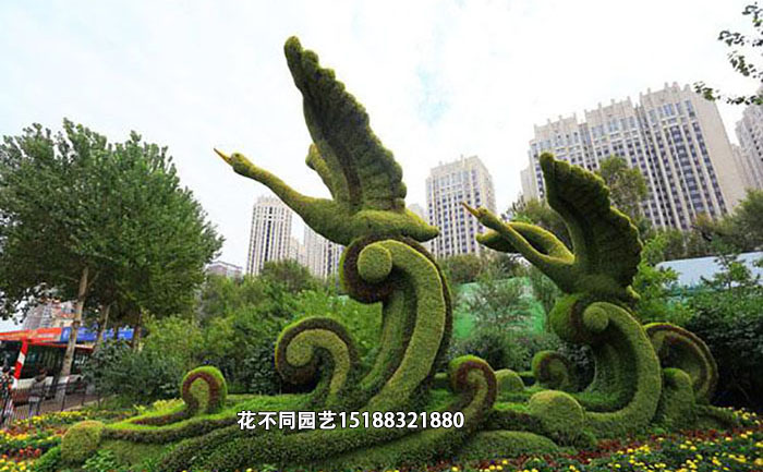 公园绿植雕塑天鹅造型