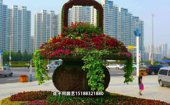 植物绿雕施工现场实拍图